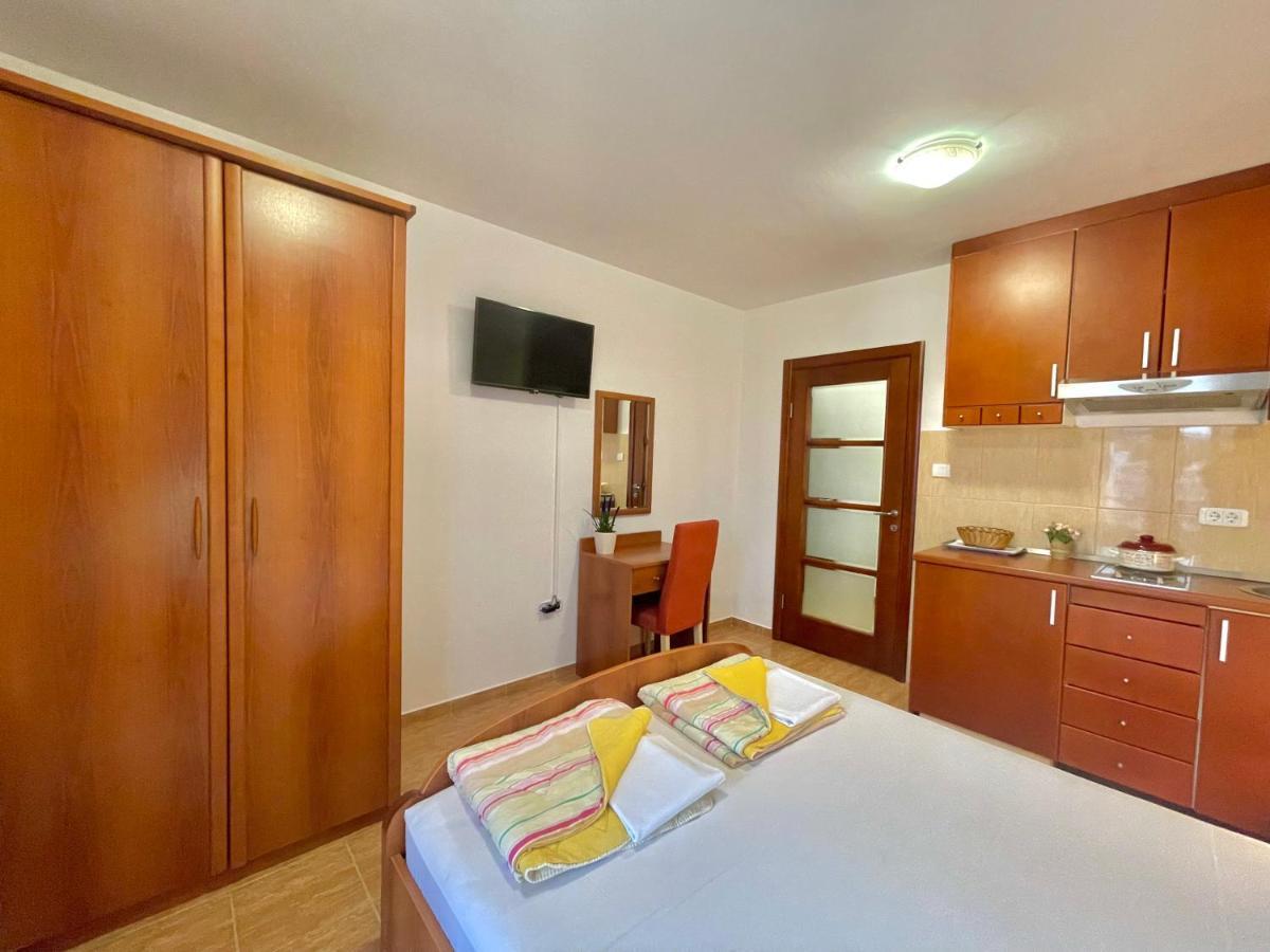 Apartments Boreta Becici Budva Exterior photo